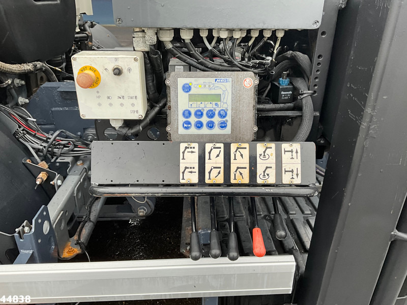 Camión multibasculante DAF FA 75 CF 250 MKG 14 Tonmeter laadkraan