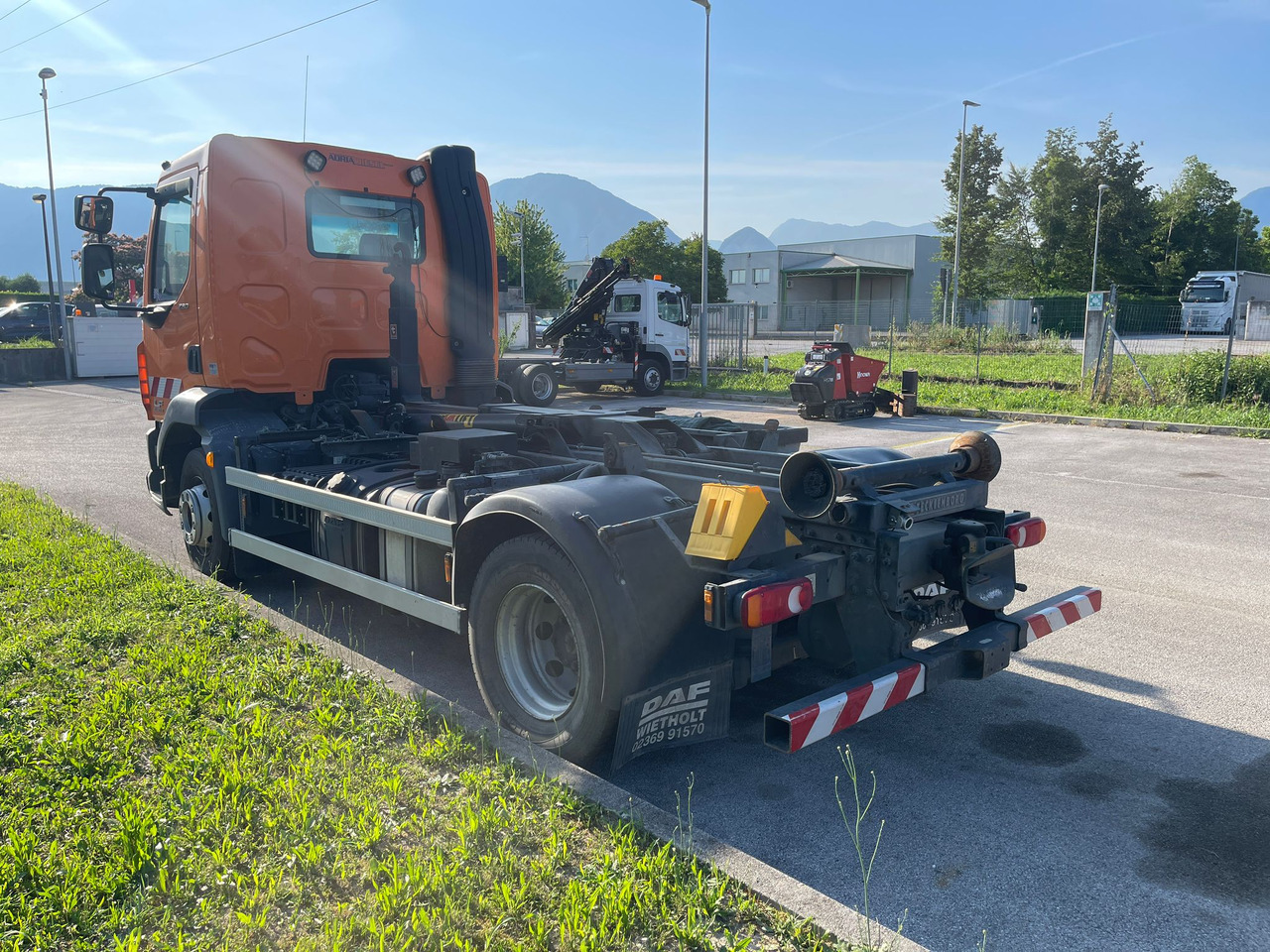 Camión multibasculante DAF LF280LE