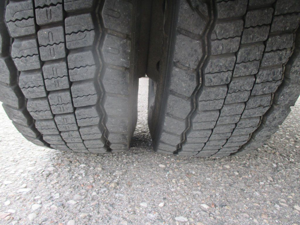 Camión multibasculante DAF LF 12.250