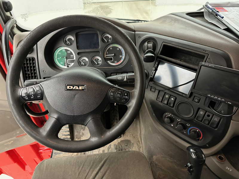 Camión multibasculante DAF XF105.410 Space Cab