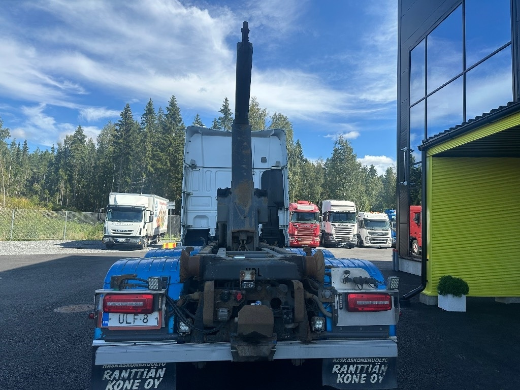 Camión multibasculante DAF XF 530 6x2*4