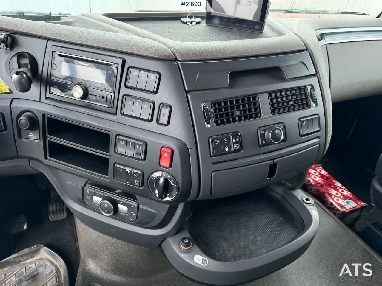 Camión multibasculante DAF XF 530 6x2 Krokbil m/ VDL Krok