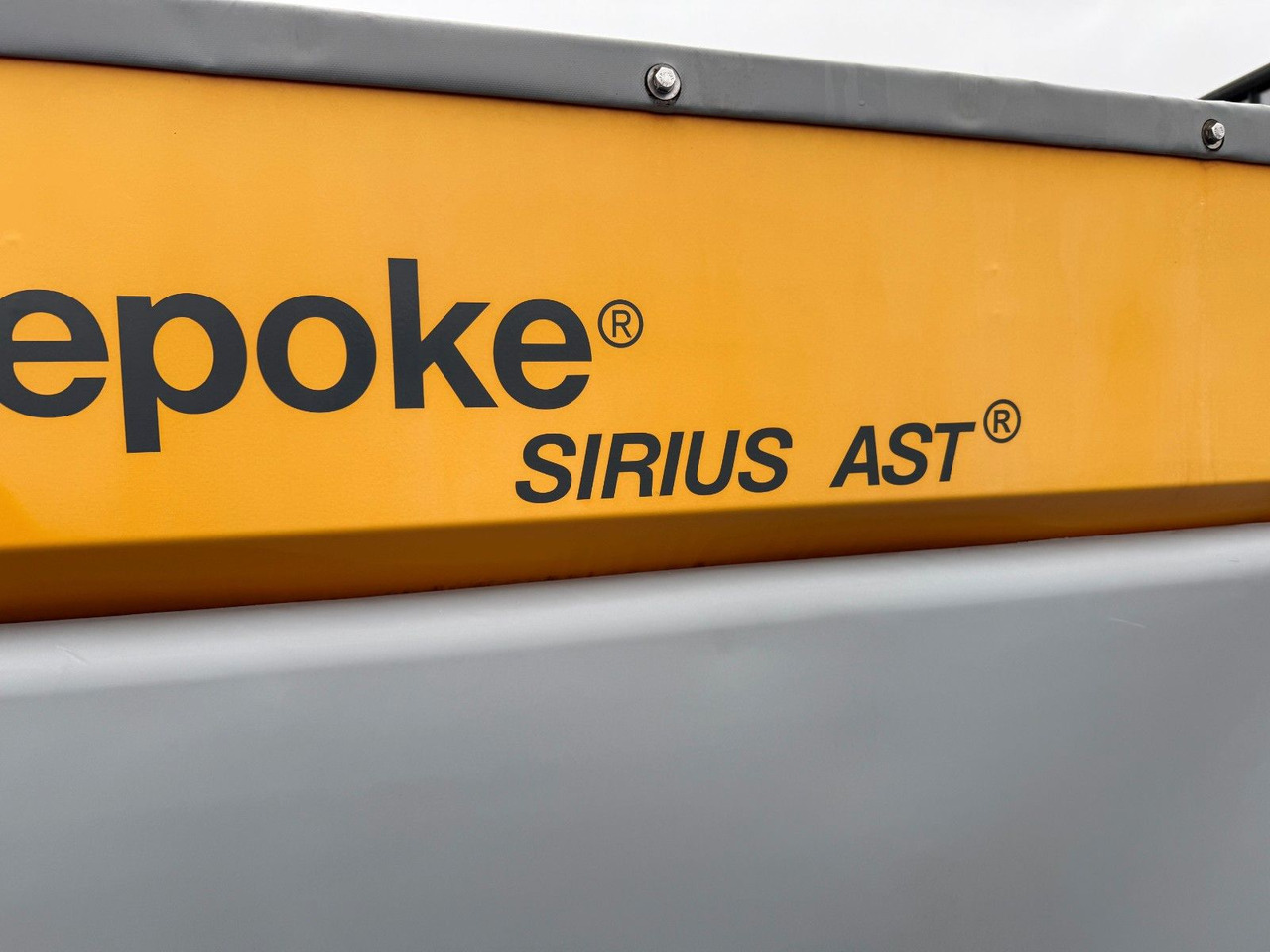 Camión multibasculante Epoke Salzstreuer Winterdienst Bandstreuer