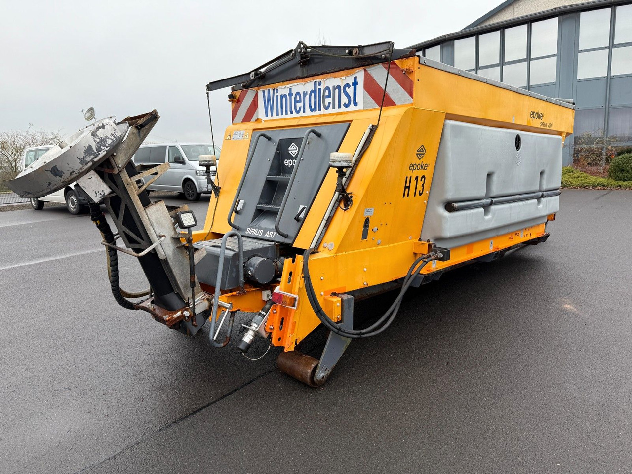 Camión multibasculante Epoke Salzstreuer Winterdienst Bandstreuer