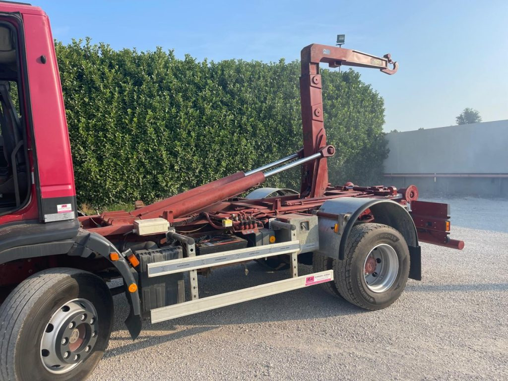 Camión multibasculante FIAT IVECO EUROCARGO 150E23