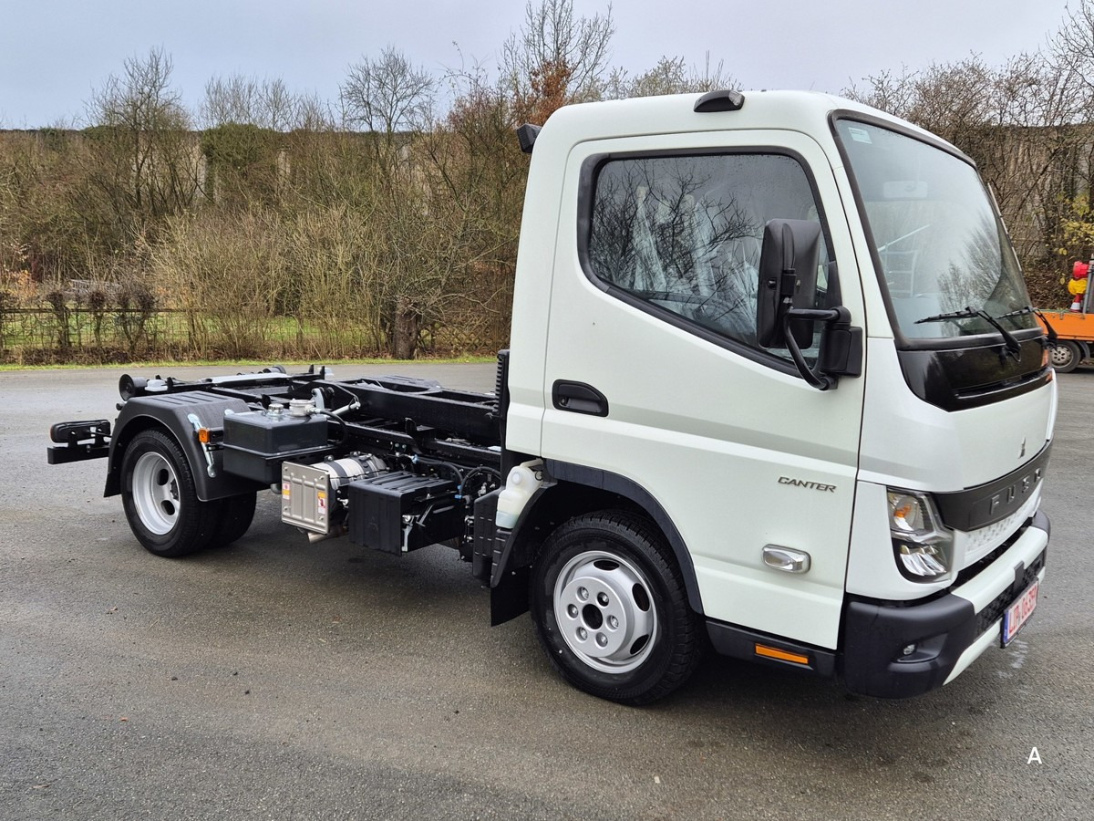 Camión multibasculante FUSO 3C15 Duonic Aut.City Abrollkipper AHK 3.5T