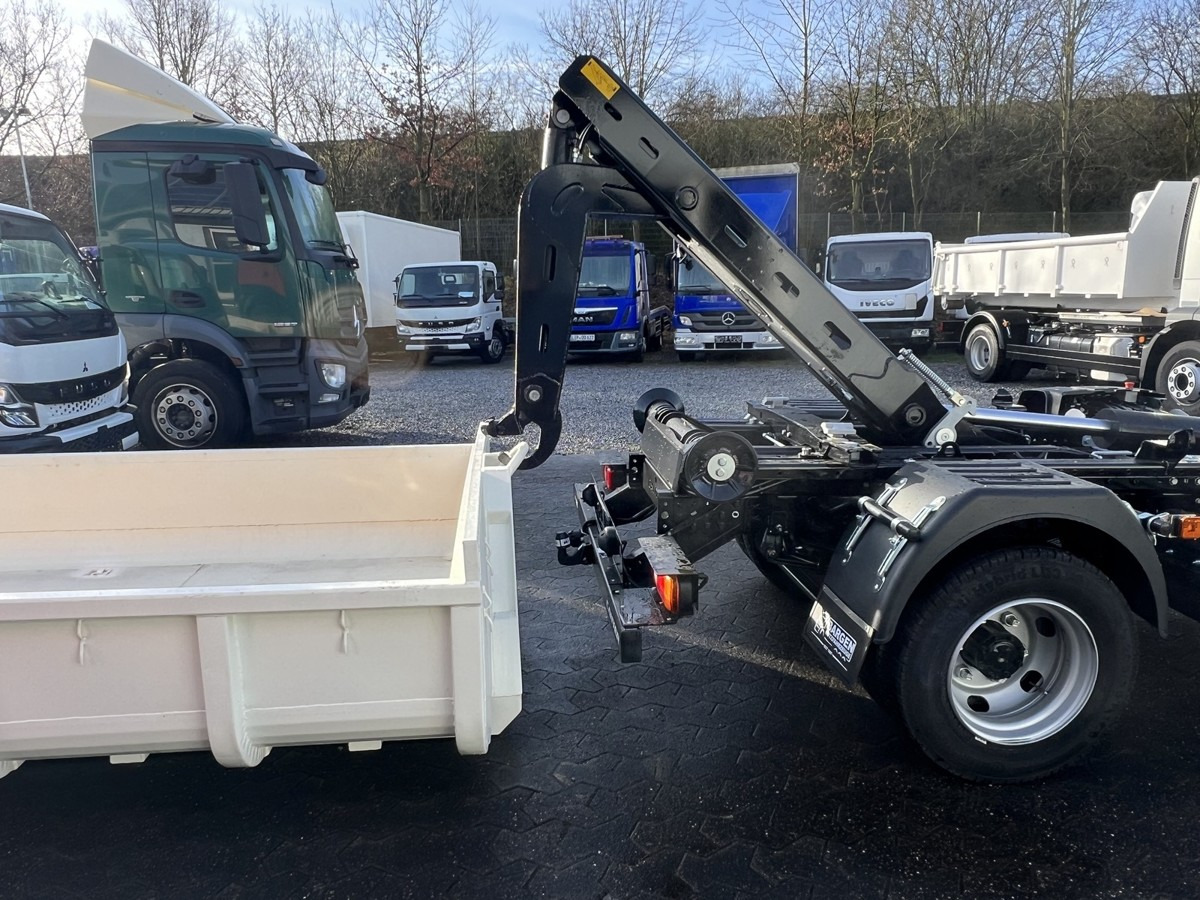 Camión multibasculante FUSO Canter FUSO 7C18 City Abrollkipper