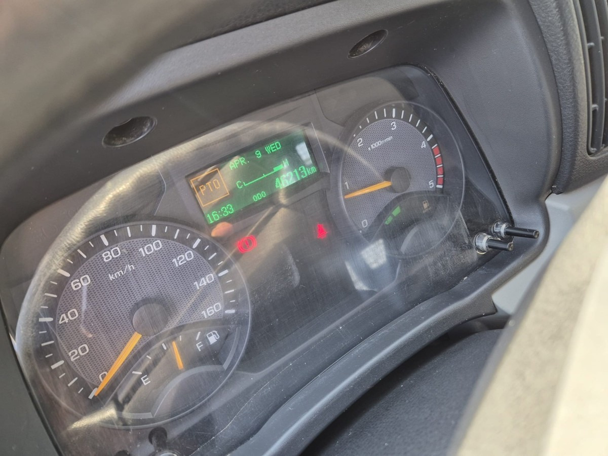 Camión multibasculante FUSO Fuso Canter 7C18 City Abrollkipper AHK Hooklift