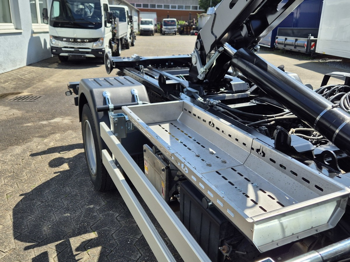 Camión multibasculante FUSO Fuso Canter 7C18 City Abrollkipper AHK Hooklift