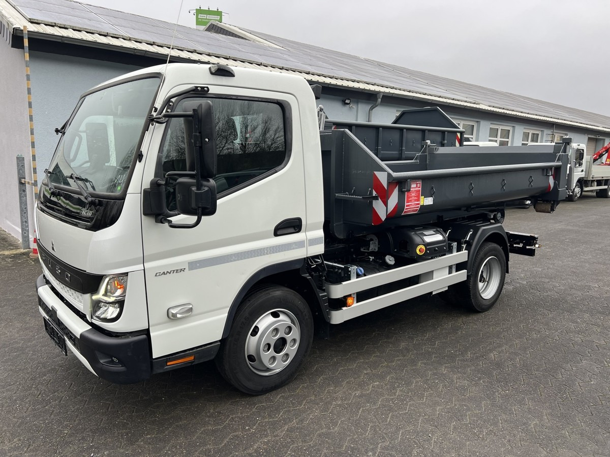 Camión multibasculante FUSO Fuso Canter 7C18 City Abrollkipper AHK Hooklift