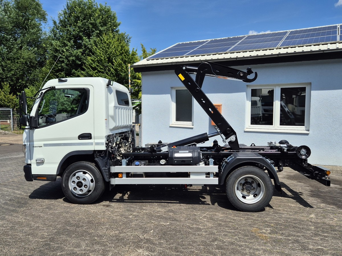 Camión multibasculante FUSO Fuso Canter 7C18 City Abrollkipper AHK Hooklift