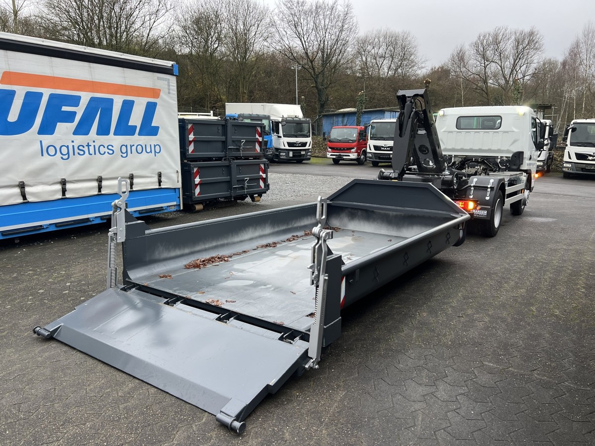 Camión multibasculante FUSO Fuso Canter 7C18 City Abrollkipper AHK Hooklift