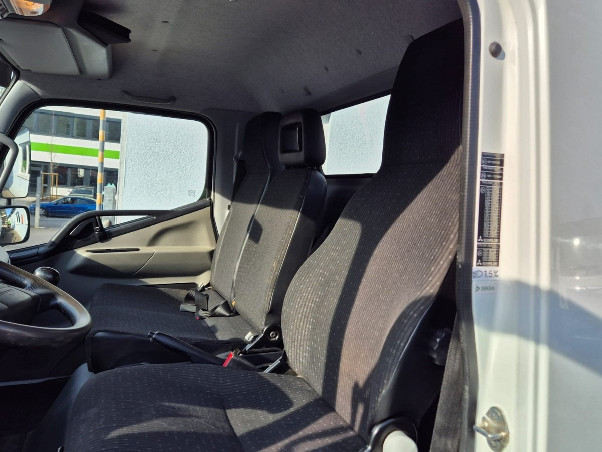 Camión multibasculante FUSO Fuso Canter 7C18 City Abrollkipper AHK Hooklift