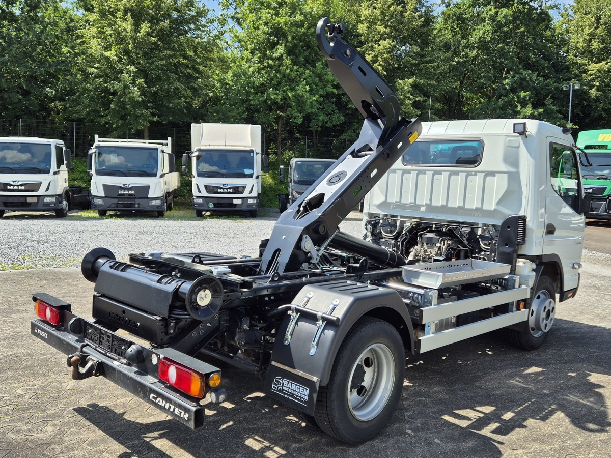 Camión multibasculante FUSO Fuso Canter 7C18 City Abrollkipper AHK Hooklift