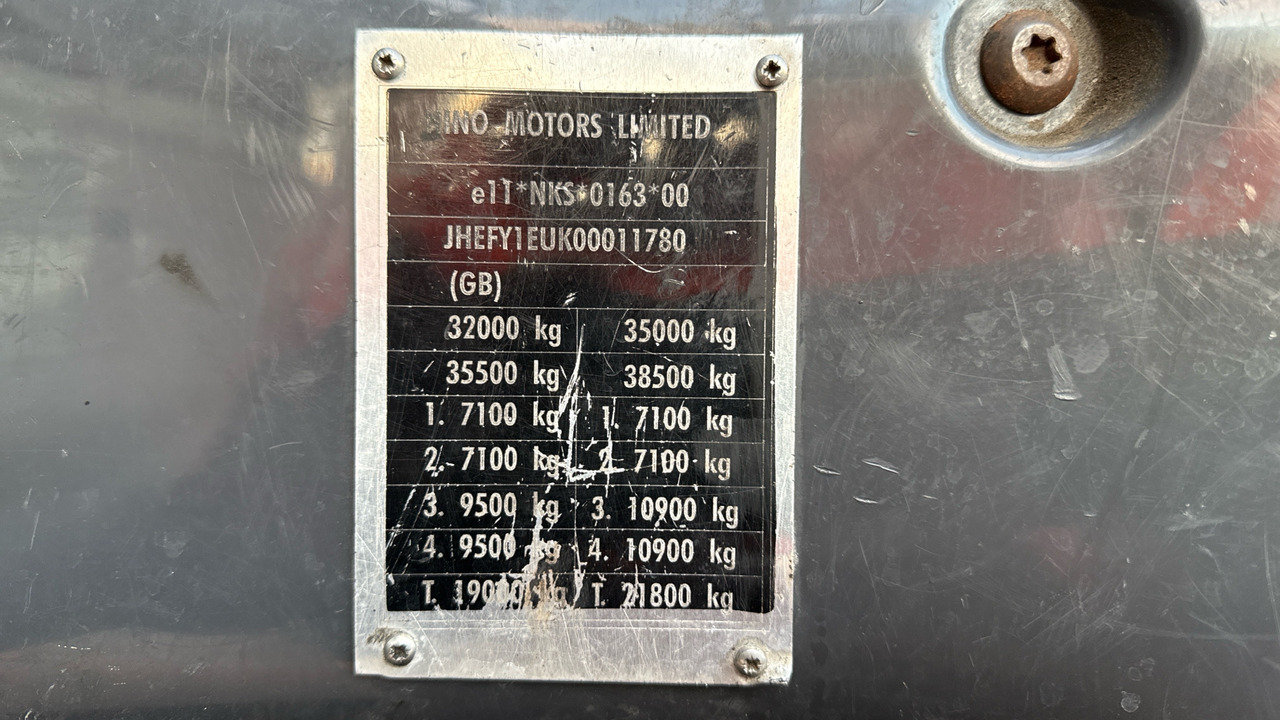 Camión multibasculante HINO 700 3241