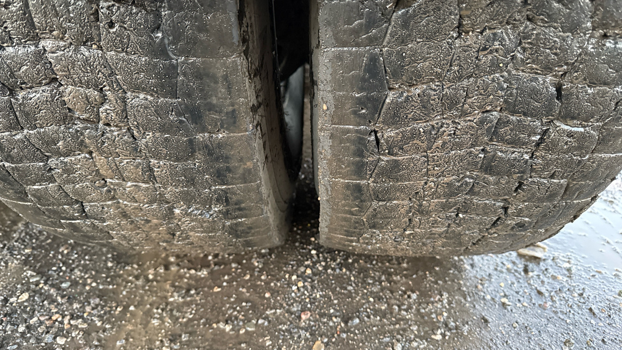 Camión multibasculante HINO 700 3241