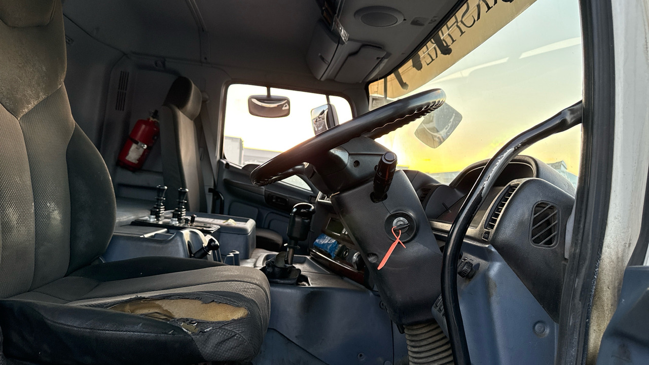 Camión multibasculante HINO 700 3241