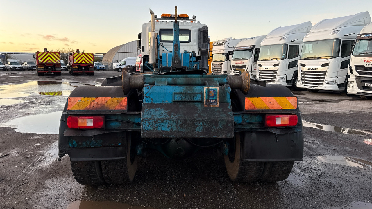 Camión multibasculante HINO 700 3241