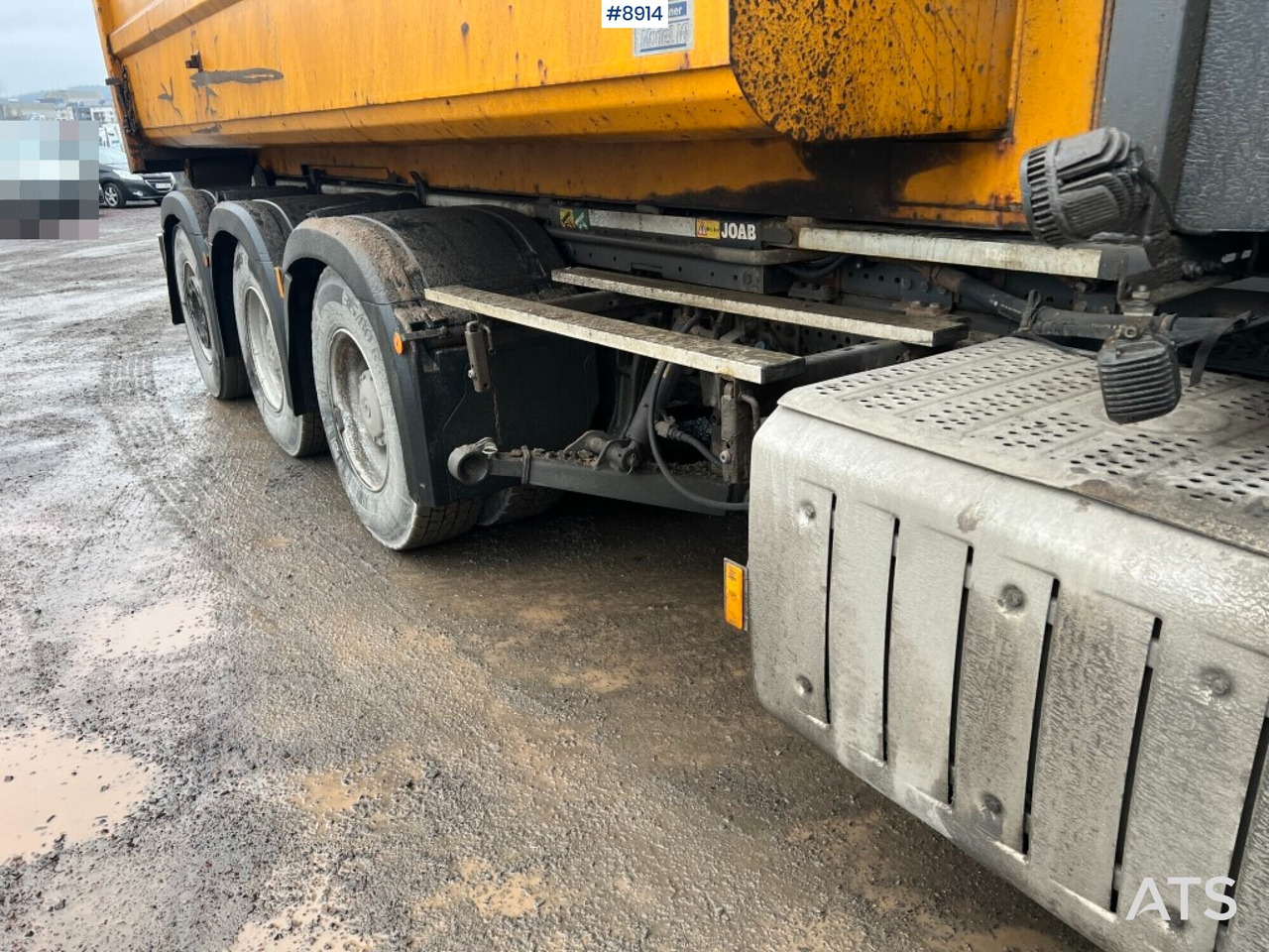 Camión multibasculante Hooklift Truck Mercedes-Benz Arocs with plow attachments
