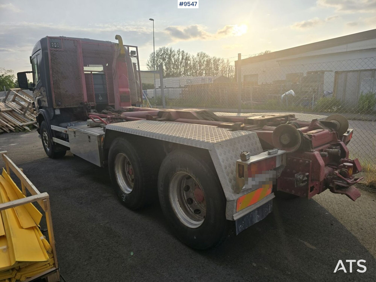 Camión multibasculante Hooklift Truck Scania P124 6x2