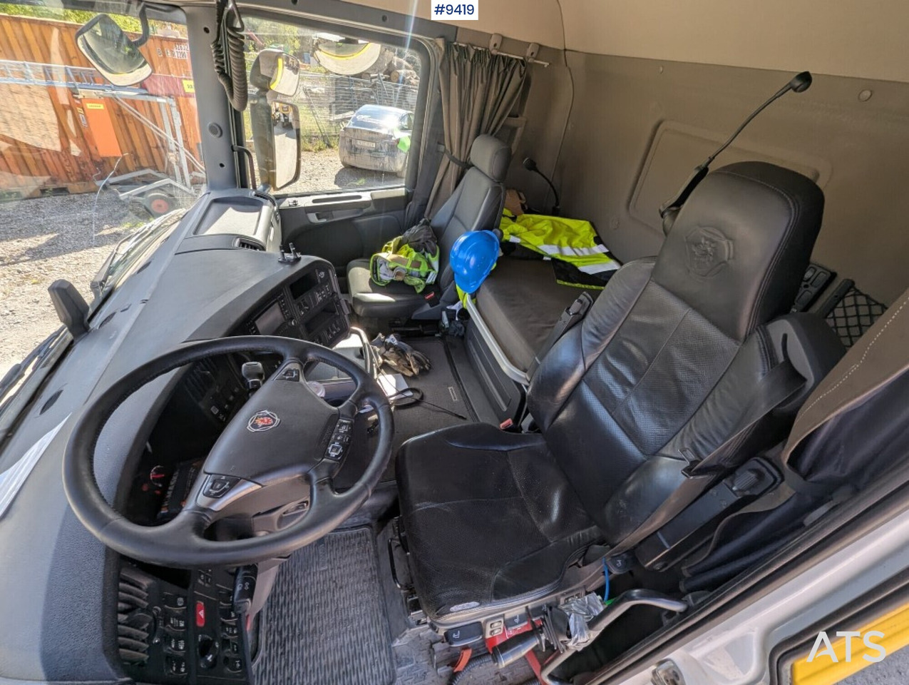 Camión multibasculante Hooklift Truck Scania R520 6x2 with flatbed