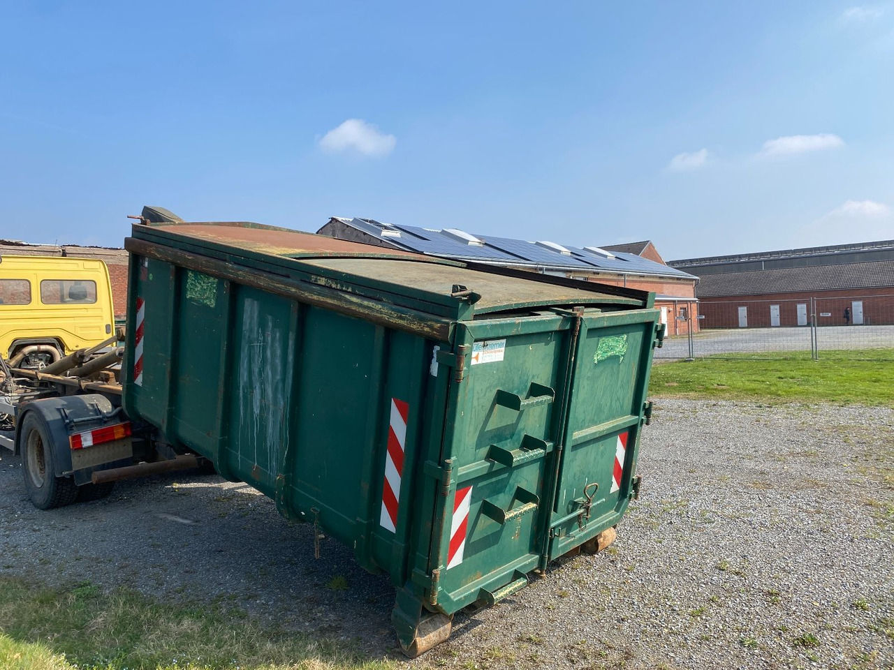Camión multibasculante Hüllenkremer 10 cbm Stahlcontainer mit Deckel