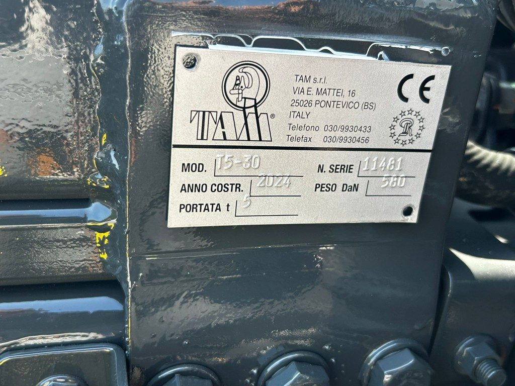 Camión multibasculante ISUZU P75 NUOVO SCARRABILE