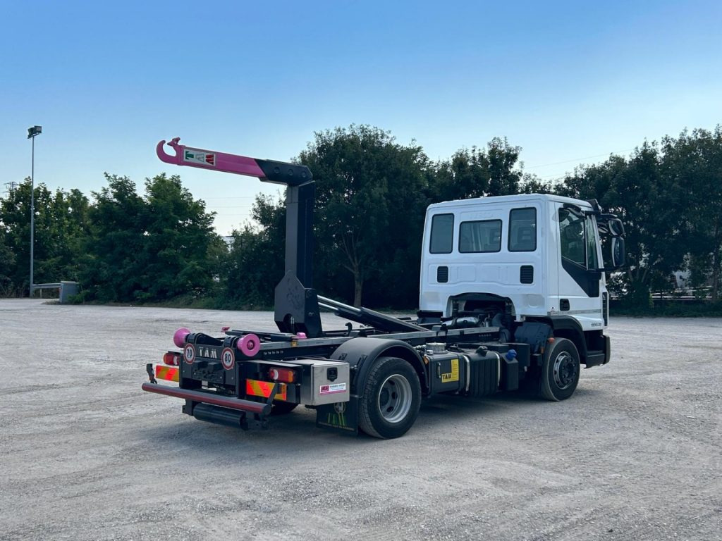 Camión multibasculante IVECO 120EL22 CON SCARRABILE NUOVO
