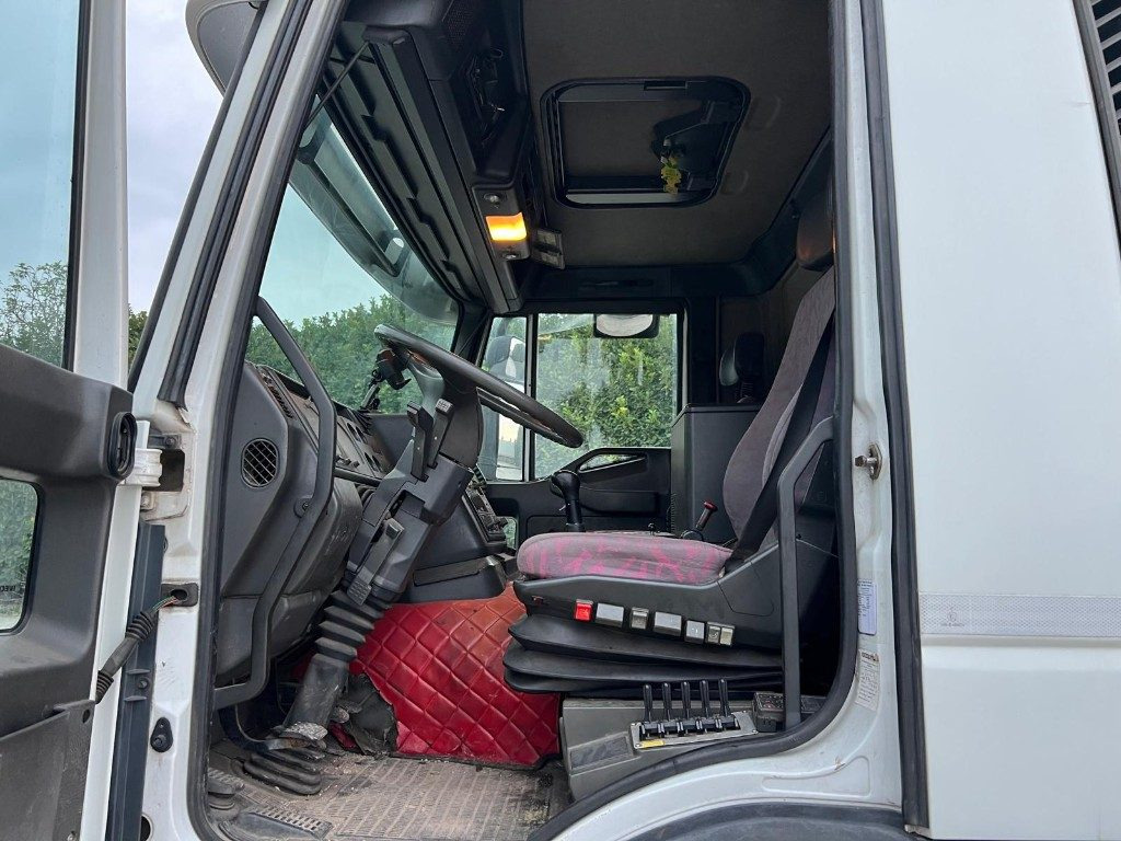 Camión multibasculante IVECO 260E43 EUROTECH USATO SCARRABILE CON GRU