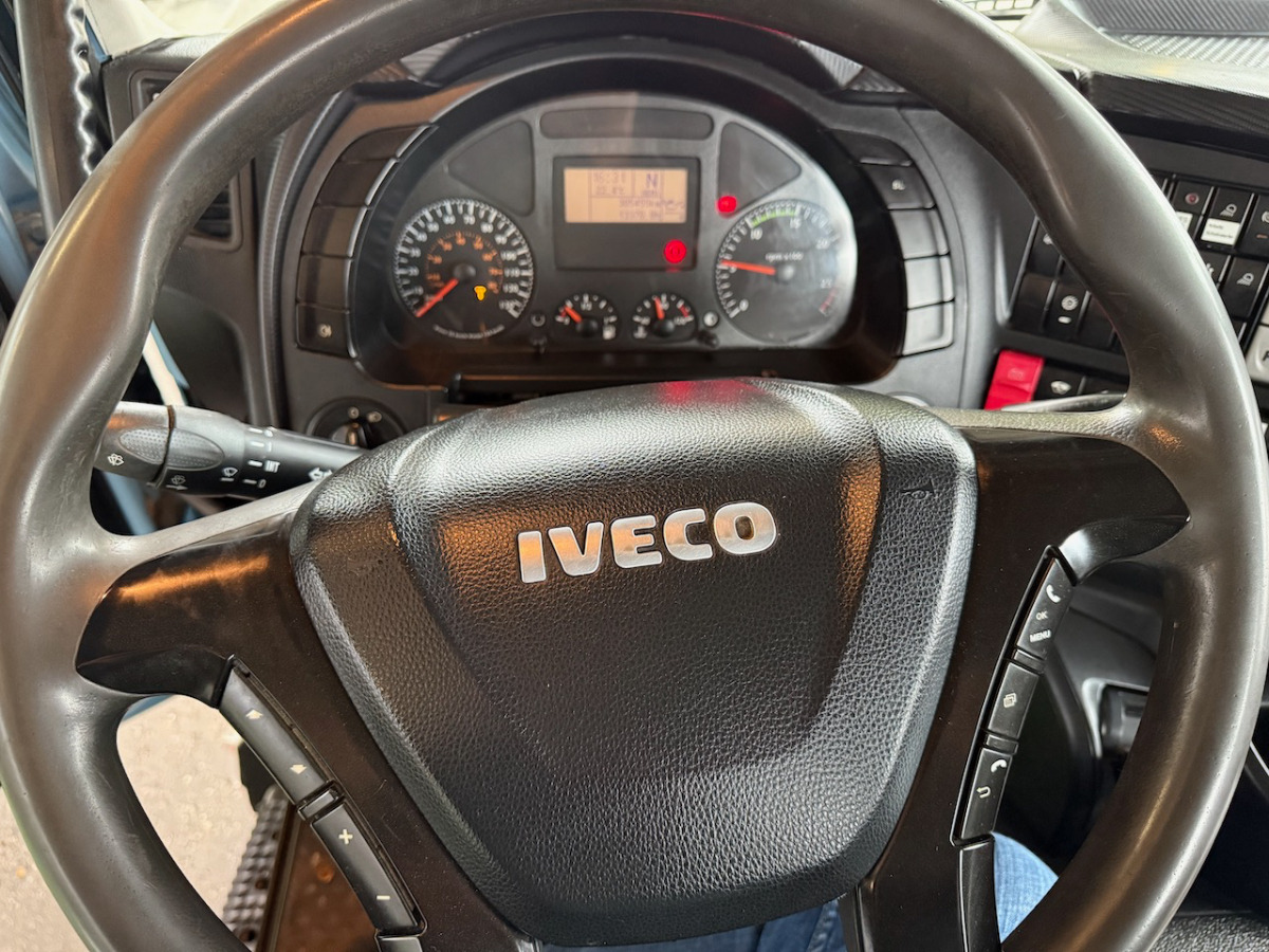 Camión multibasculante IVECO 340T45 Trakker 8x4