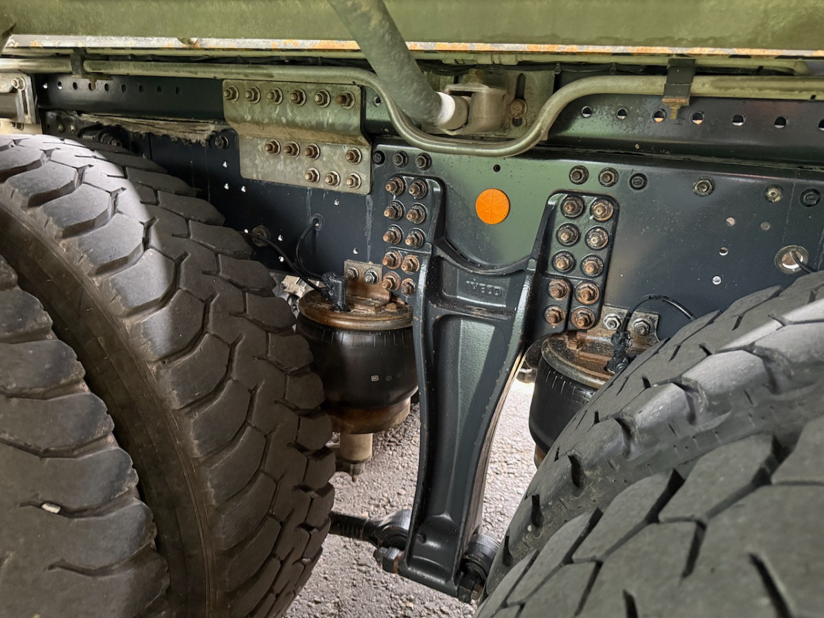 Camión multibasculante IVECO 340T45 Trakker 8x4