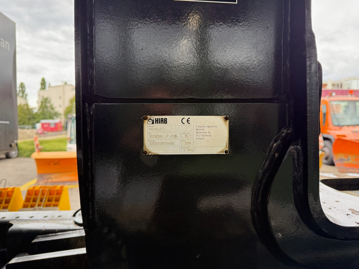 Camión multibasculante IVECO 340T45 Trakker 8x4