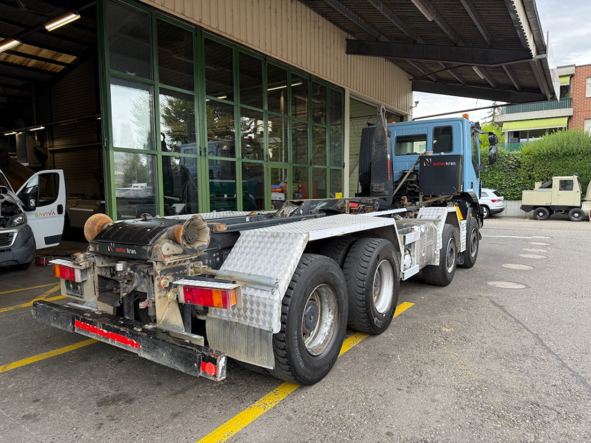Camión multibasculante IVECO 340T45 Trakker 8x4