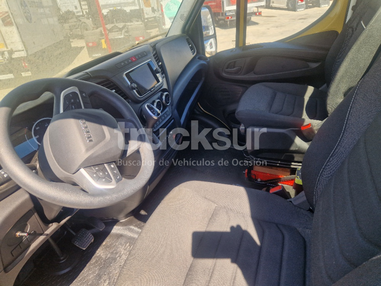Camión multibasculante IVECO 55S18H