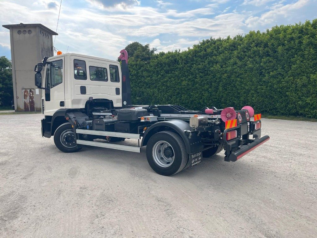 Camión multibasculante IVECO EUROCARGO 120E22 SCARRABILE