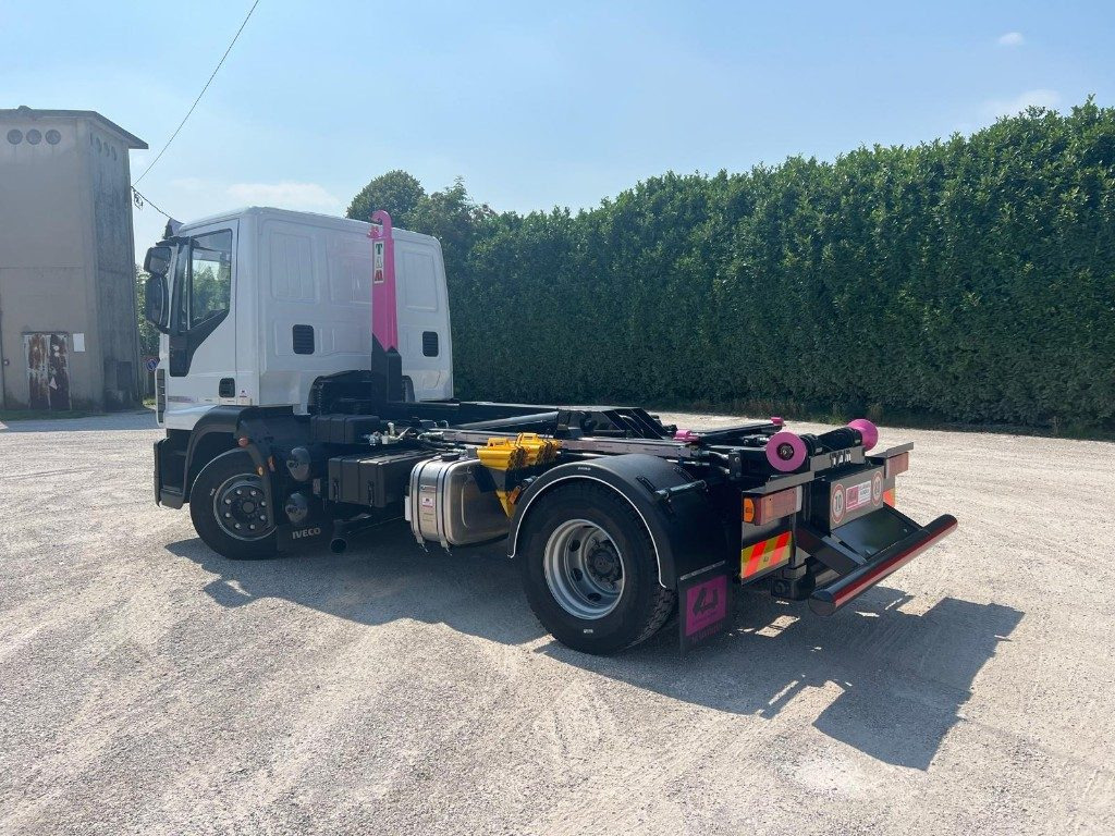 Camión multibasculante IVECO EUROCARGO 140E25 SCARRABILE