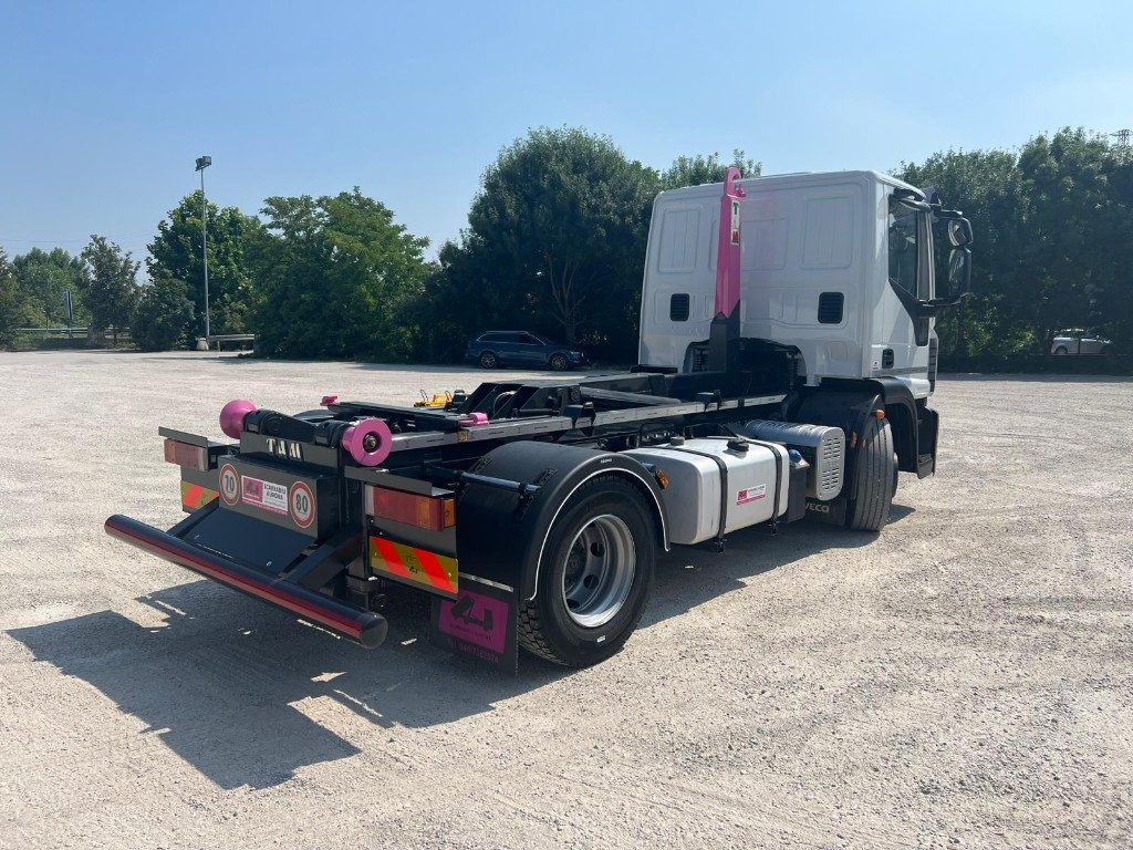 Camión multibasculante IVECO EUROCARGO 140E25 SCARRABILE