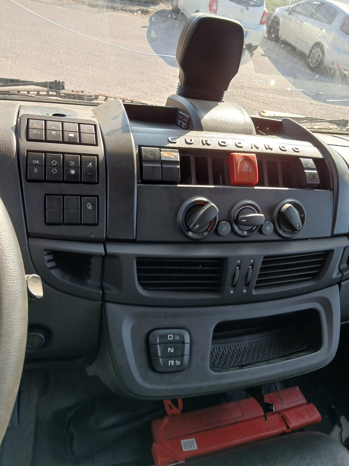 Camión multibasculante IVECO EUROCARGO 150-280