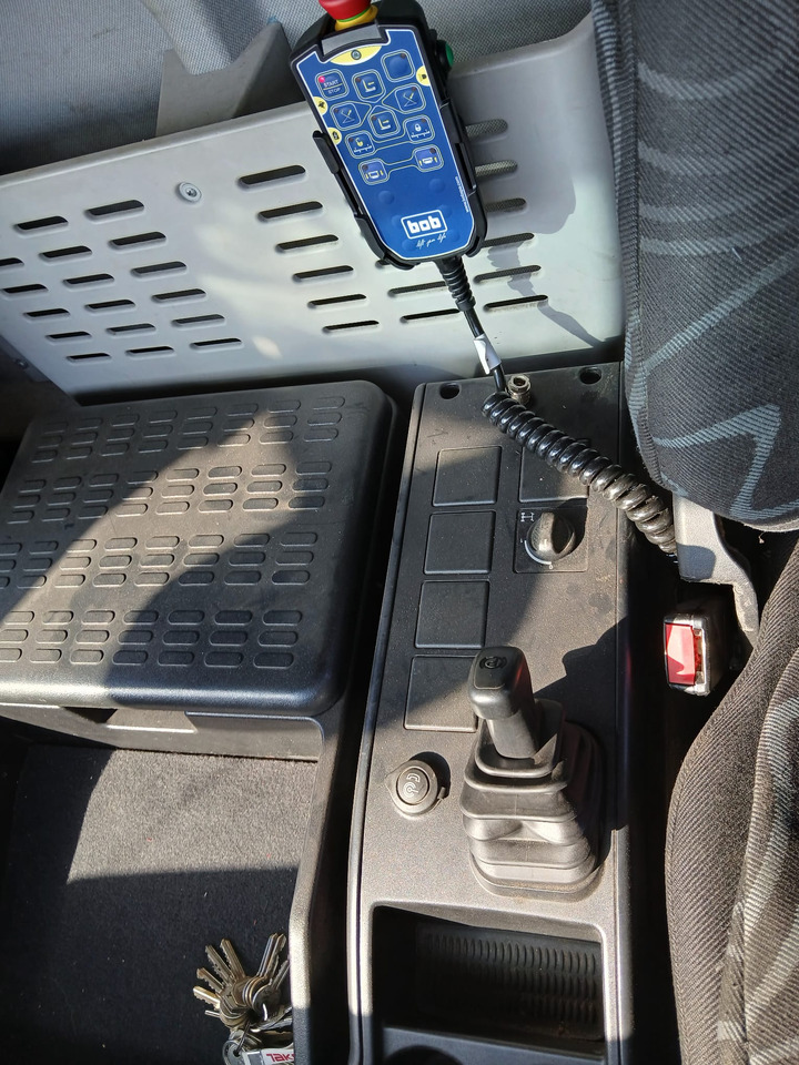 Camión multibasculante IVECO EUROCARGO 150-280