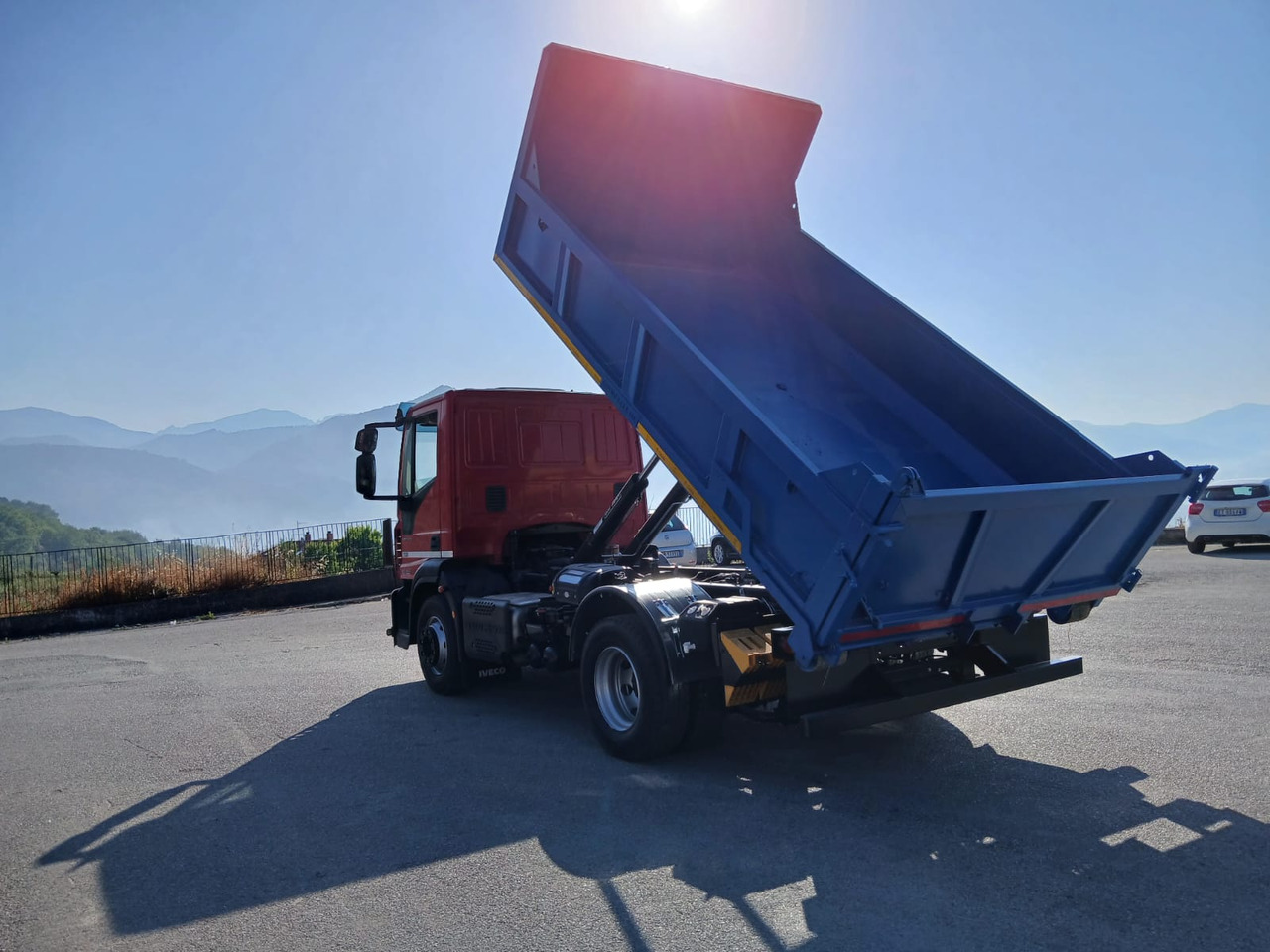 Camión multibasculante IVECO EUROCARGO 150-280