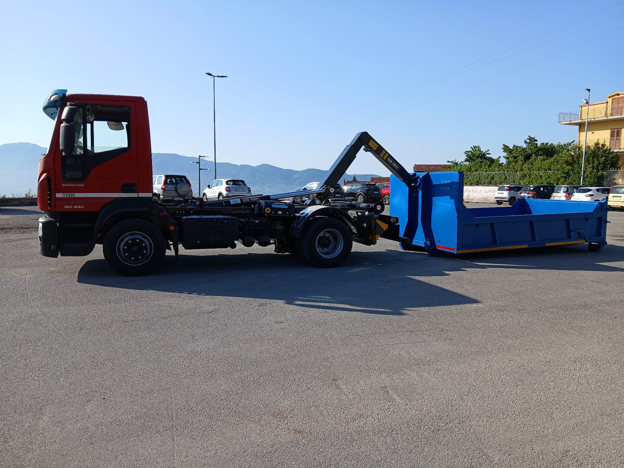 Camión multibasculante IVECO EUROCARGO 150-280