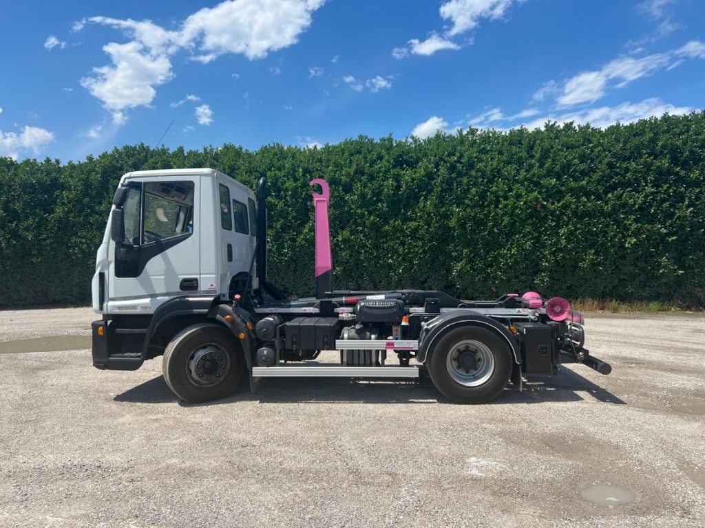 Camión multibasculante IVECO EUROCARGO 160E25 SCARRABILE