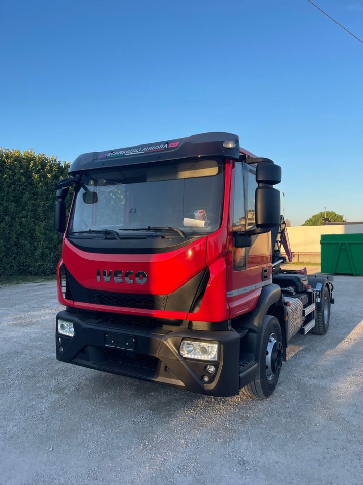 Camión multibasculante IVECO EUROCARGO 160E32 CON SCARRABILE NUOVO