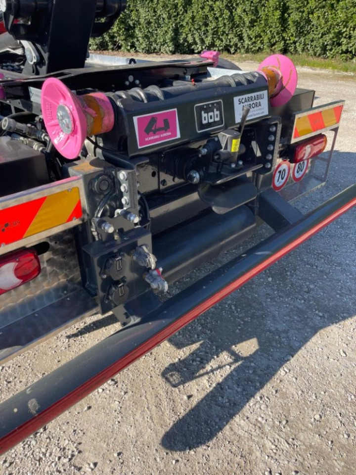 Camión multibasculante IVECO EUROCARGO 160E SCARRABILE