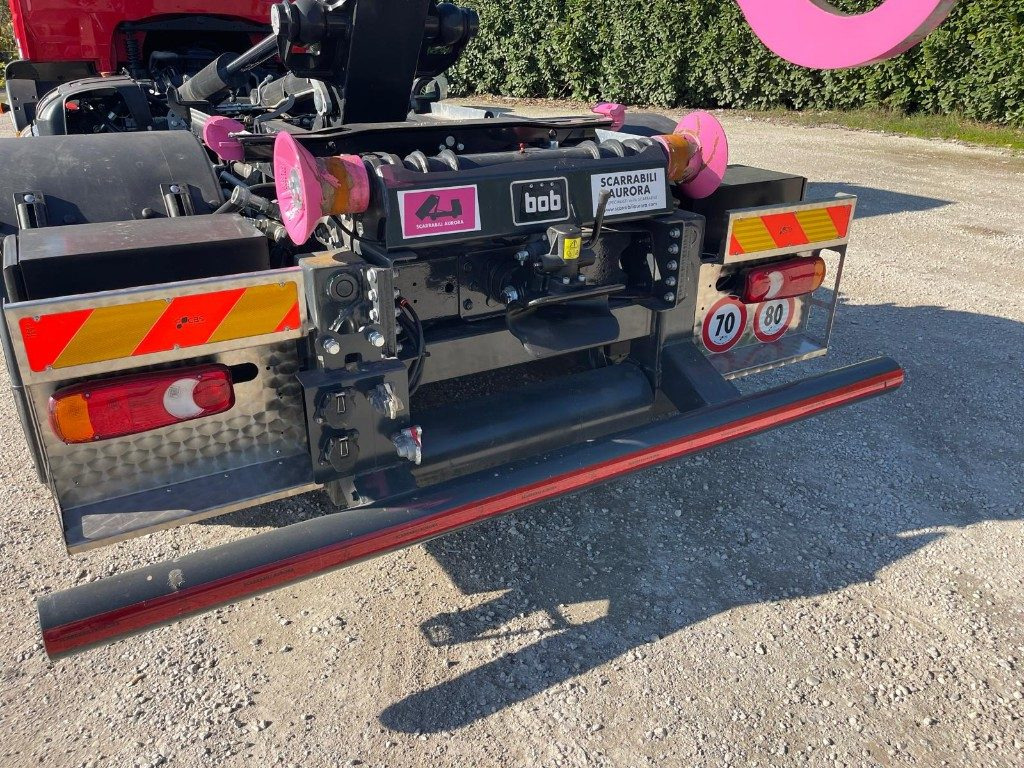 Camión multibasculante IVECO EUROCARGO 160E SCARRABILE