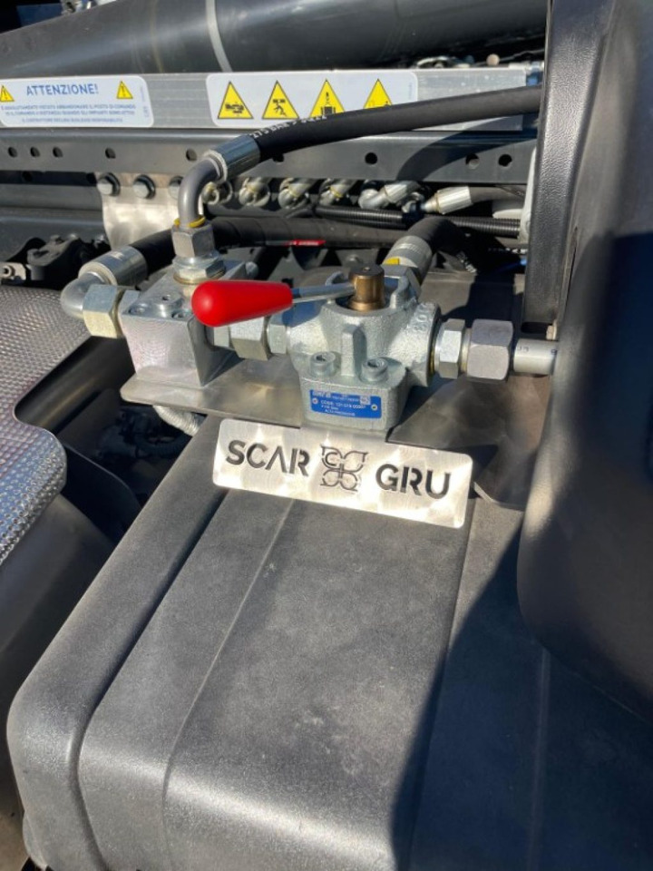 Camión multibasculante IVECO EUROCARGO 160E SCARRABILE