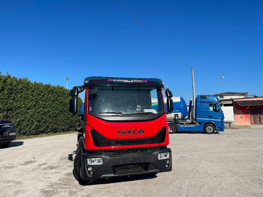 Camión multibasculante IVECO EUROCARGO 160E USATO SCARRABILE