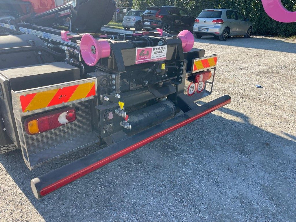 Camión multibasculante IVECO EUROCARGO 160E USATO SCARRABILE