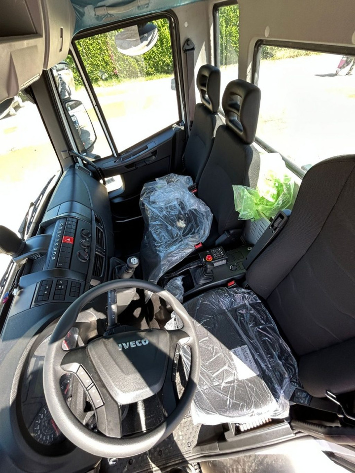 Camión multibasculante IVECO EUROCARGO 180E32K NUOVO SCARRABILE