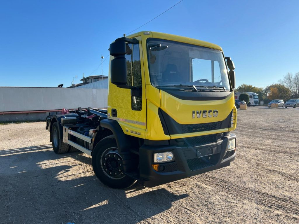 Camión multibasculante IVECO EUROCARGO 180EL28 SCARRABILE